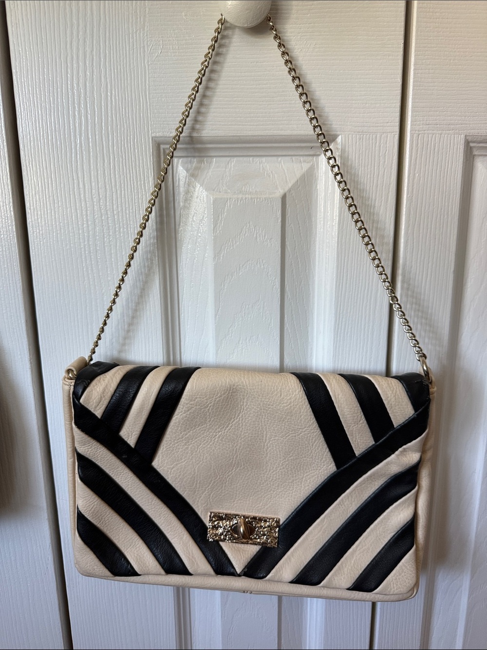 5 for $25. Charming Charlie Cream and Black Chevron Chain Shoulder Bag